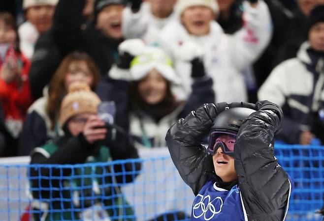 13일(현지시간) 이탈리아 리비뇨 스노파크에서 열린 2026 밀라노-코르티나담페초 동계올림픽 스노보드 남자 하프파이프 결선에서 이채운이 3차시기를 마치고 아쉬운 듯한 표정을 짓고 있다. 2026.2.14 연합뉴스