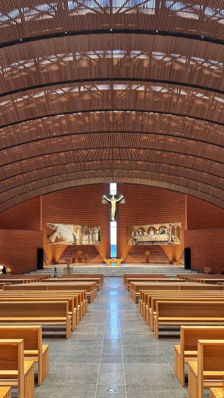 한국건축가협회상을 수상한 남양 성모성지.