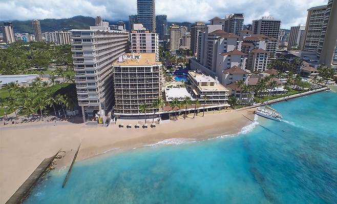 와이키키 해변과 맞닿은 아웃리거 리프 와이키키 비치 전경. 사진제공|팜투어
