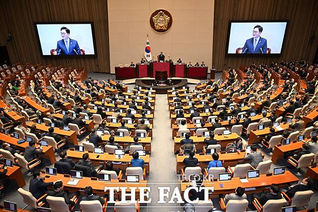 국회 차원에서 촉법소년 연령 하향 조정 문제에 대한 논의할지 미지수다. 국민의힘이 24일 민주당의 사법개혁안 처리에 강하게 반발하며 이번 주 상임위 일정을 전면 보이콧하는 등 여야의 대치가 첨예한 상황이다. /배정한 기자