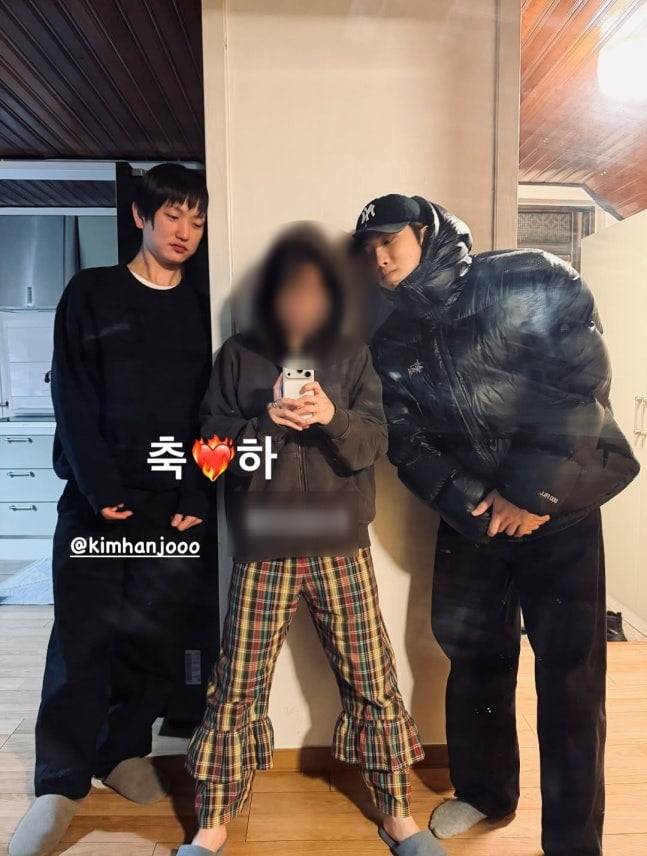 RM이 공개한 김한주 커플의 사진 /사진=SNS 캡처