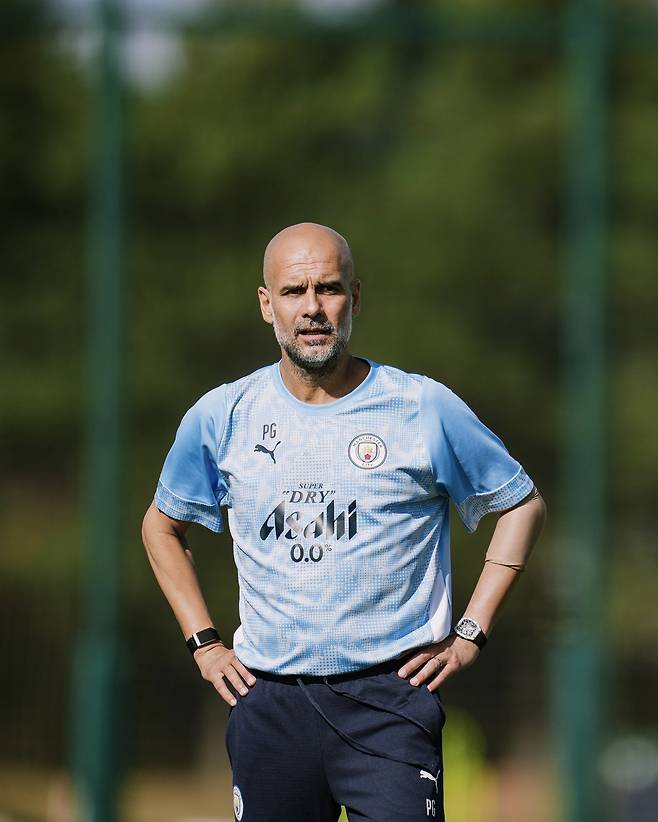 웨인 루니는 펩 과르디올라 감독(사진)이 맨시티에 남는 것을 바란다면서도 아스널의 우승을 원하고 있다. 사진출처|맨체스터 시티 페이스북