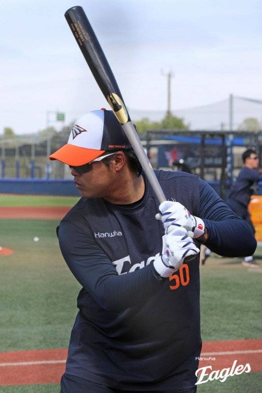 2026 FA 시장에서 4년 총액 100억 원에 한화와 계약한 강백호가 새 시즌 목표를 밝혔다. 강백호는 “계약 기간 4년 동안 팀이 항상 가을야구에 갔으면 한다”라며 남다른 의지를 밝혔다. 사진제공|한화 이글스