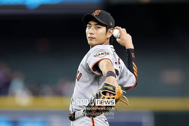 ▲ 샌프란시스코 자이언츠 이정후가 중견수에서 우익수로 포지션을 변경한 뒤 시범경기에서 두 경기 연속 안타와 보살을 기록하며 기대감을 키우고 있다.