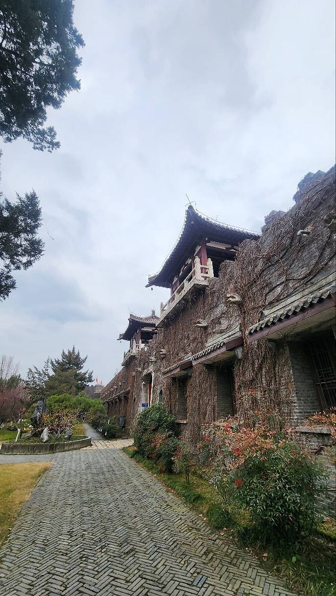 양저우시 양저우성 안에 최치원기념관이 있다.