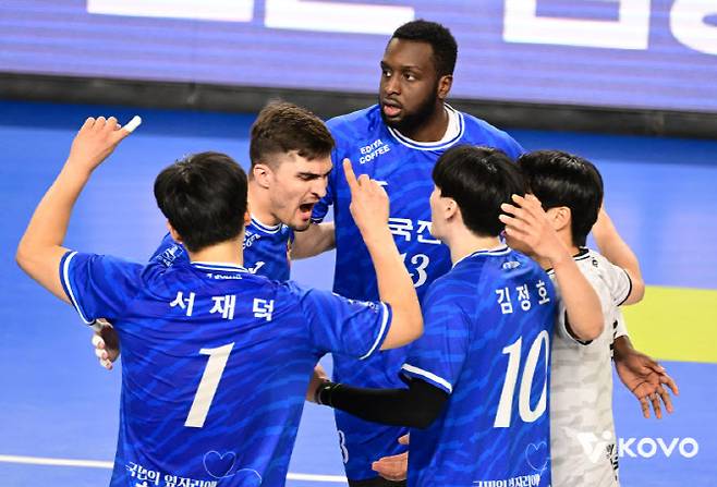 현대캐피탈을 잡고 2연승을 거둔 한국전력. 사진=KOVO