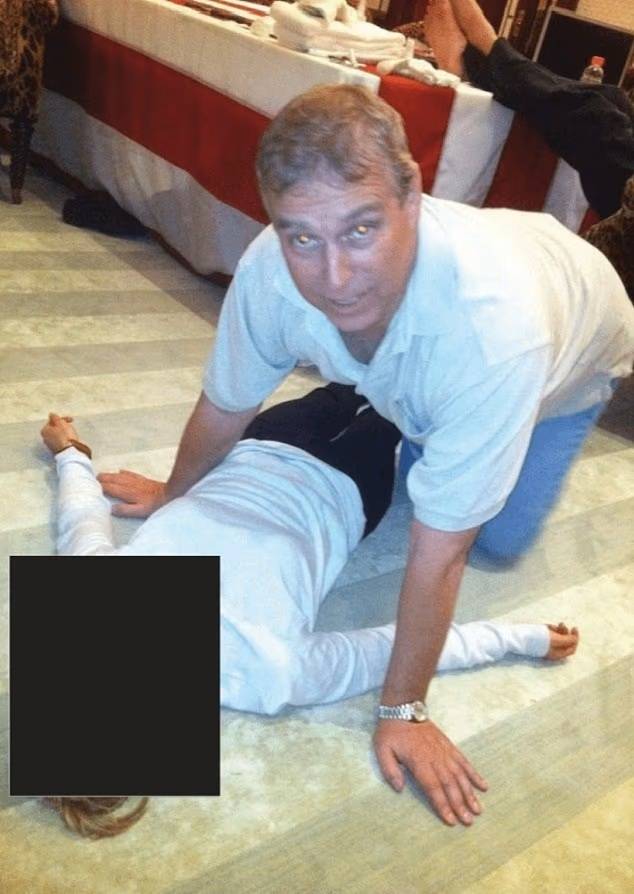 제프리 엡스타인 관련 문서에 포함된 앤드루 마운트배튼 윈저의 모습