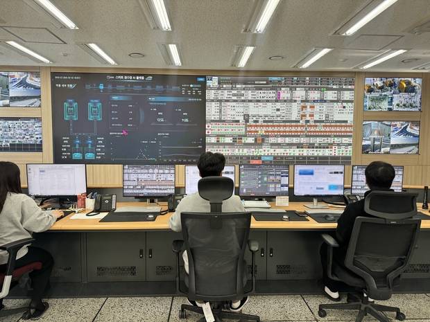 수자원공사의 화성 인공지능(AI) 정수장 상황실 전경. 사진 제공=수자원공사