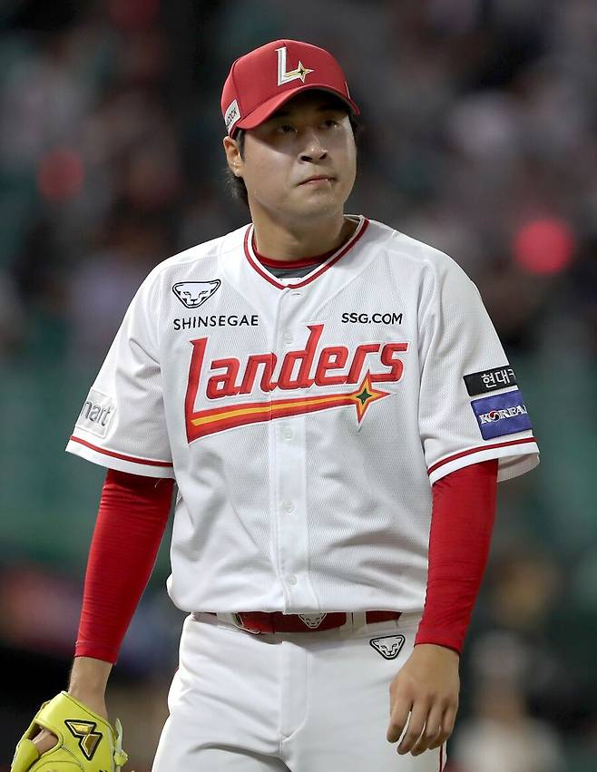 ▲ 수술 재활을 순조롭게 마친 백승건은 성실한 재활과 노력, 그리고 구위 증강을 인정받아 미야자키 퓨처스팀 캠프 투수 MVP에 올랐다 ⓒSSG랜더스