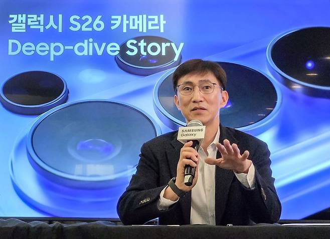 25일(현지시간) 미국 샌프란시스코에서 진행된 갤럭시 카메라 혁신 브리핑에서 삼성전자 MX사업부 비주얼솔루션팀장 조성대 부사장이 설명하고 있는 모습ⓒ삼성전자