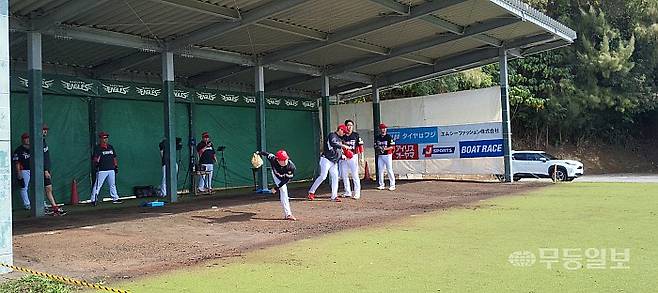 28일 오전 진행된 투수 훈련에서 투구 중인 양현종.