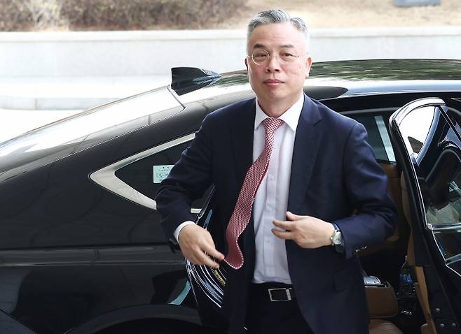 권창영 2차 종합 특별검사가 26일 서울 서초구 서울고등법원 내란특검 사무실을 예방하고 있다. 뉴스1