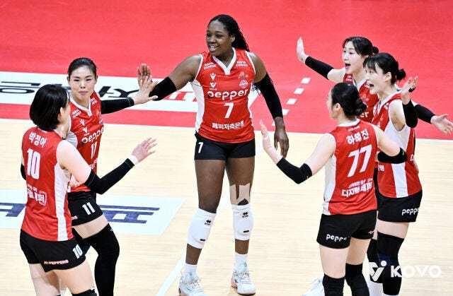 페퍼저축은행이 갈 길 바쁜 흥국생명을 3-1로 꺾었다.(KOVO 제공)