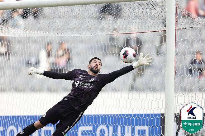 용인FC의 외국인 골키퍼 노보(한국프로축구연맹 제공)