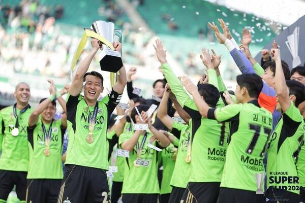 전북현대 슈퍼컵 우승 세리머니. /사진=한국프로축구연맹