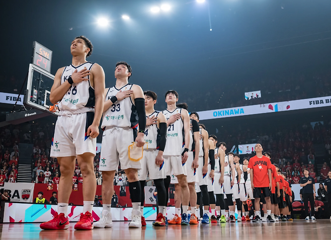농구대표팀 선수들 | FIBA 홈페이지