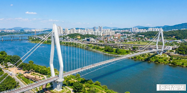 하남시 배알미동과 남양주시 와부읍 팔당리를 잇는 길이 530m의 친환경 출렁다리 조감도. 하남시 제공