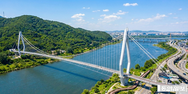 하남시 배알미동과 남양주시 와부읍 팔당리를 잇는 길이 530m의 친환경 출렁다리 조감도. 하남시 제공