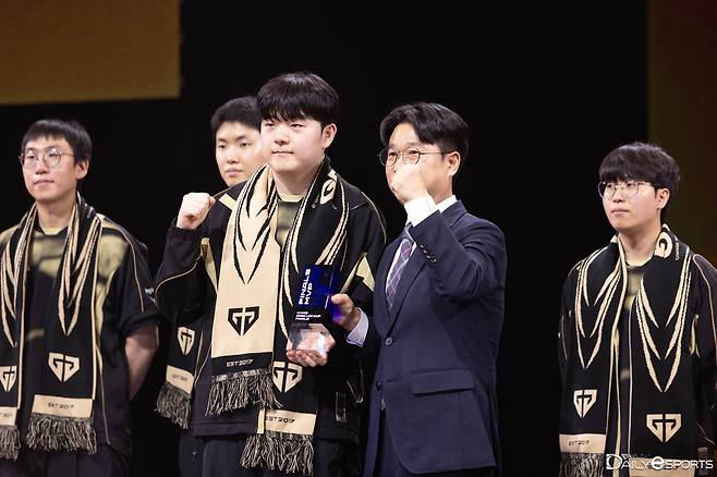 MVP '캐니언' 김건부.