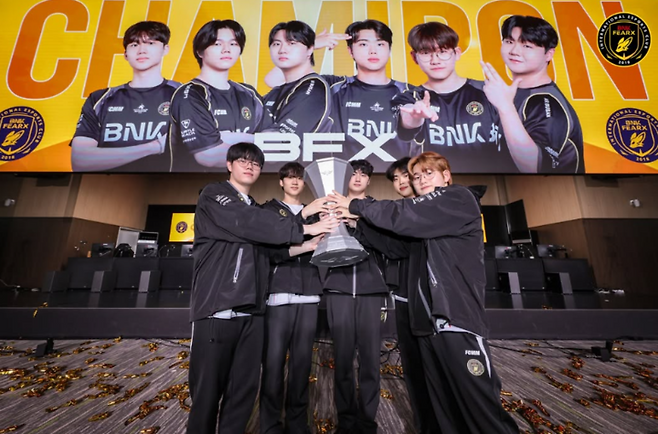 BNK피어엑스