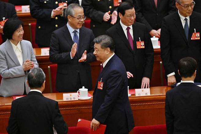(AFP=뉴스1) 정은지 특파원 = 시진핑 중국 국가주석이 11일 오후 베이징 인민대회당에서 열린 전국인민대표대회 폐막식 후 이동하고 있다. 2025.03.11 ⓒ AFP=뉴스1 Copyright (C) 뉴스1. All rights reserved. 무단 전재 및 재배포, AI학습 이용 금지. /사진=(AFP=뉴스1) 정은지 특파원