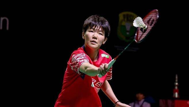 ▲ 한첸시가 왕즈이를 꺾는 파란을 일으켰지만, 정작 중국 배드민턴계의 시선은 기쁨보다 깊은 고심에 빠진 모양새다. 자국 선수들끼리의 순위 다툼은 치열해지고 있으나, 안세영과의 거대한 격차는 좀처럼 좁혀지지 않고 있기 때문이다. ⓒ 시나스포츠