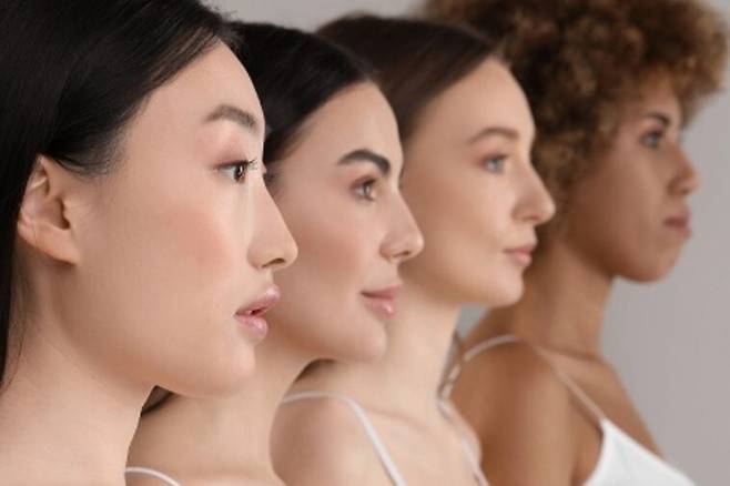 아래턱뼈가 앞니보다 앞쪽으로 튀어나온 턱은 현생 인류(호모 사피엔스)만의 고유한 신체적 특징이다. 버팔로대 제공