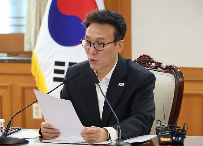 김민석 국무총리가 4일 서울 종로구 정부서울청사에서 열린 중동 상황점검 관련 긴급 관계부처회의에서 발언하고 있다. 연합뉴스