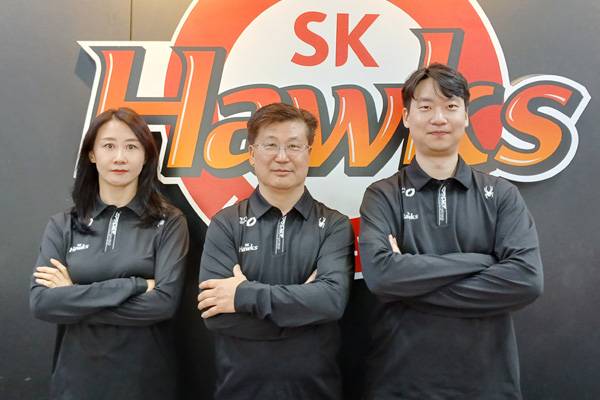 사진 SK호크스 구단의 프런트 김혜진 TL, 최필은 팀장, 강신규 TL(좌측부터), 사진=김용필