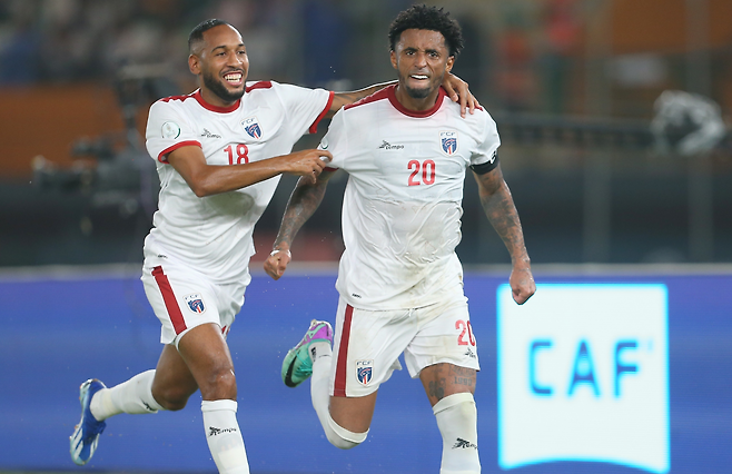 글로벌 매체 디 애슬레틱은 북중미월드컵에 첫 출전하는 국가서 주목해야 할 선수로 우즈베키스탄의 후사노프, 카보 베르데의 스토피라와 멘데스(오른쪽), 퀴라소의 얀하를 지목했다. 사진출처│아프리카축구연맹 홈페이지