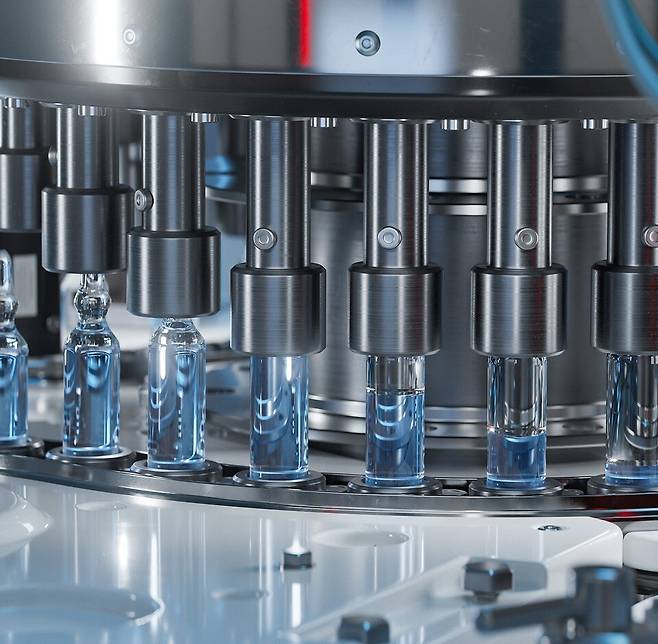 바이오의약품 연구개발 기업 알테오젠의 주가가 최근 많이 내렸지만 당장의 실적보다는 기술력과 성장성을 더 중요하게 봐야 한다. 알테오젠의 바이오시밀러 생산 모습. 알테오젠 누리집