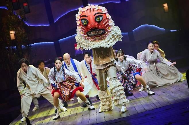 '청사초롱 불 밝혀라' 공연 장면. 국립정동극장 (c)서울예술단