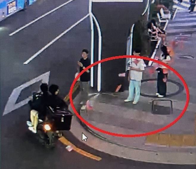 불법 전단지 살포 현장/서울경찰청