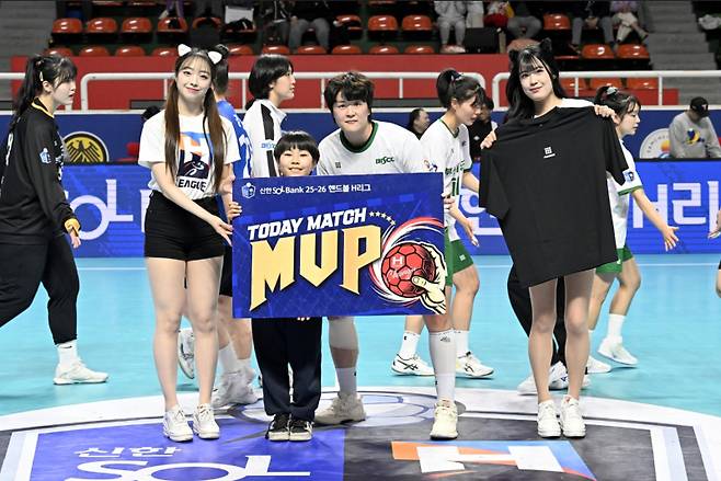 부산시설공단 류은희가 7골 4도움으로 MVP를 차지했다. 한국핸드볼연맹 제공