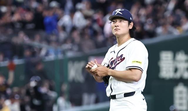 8일 일본 도쿄돔에서 열린 2026 WBC 조별리그 C조 3차전 대한민국과 대만의 경기. 6회초 무사 대만 정쭝저에게 중월 솔로 홈런을 허용한 한국 곽빈이 아쉬워하고 있다. 사진=연합뉴스