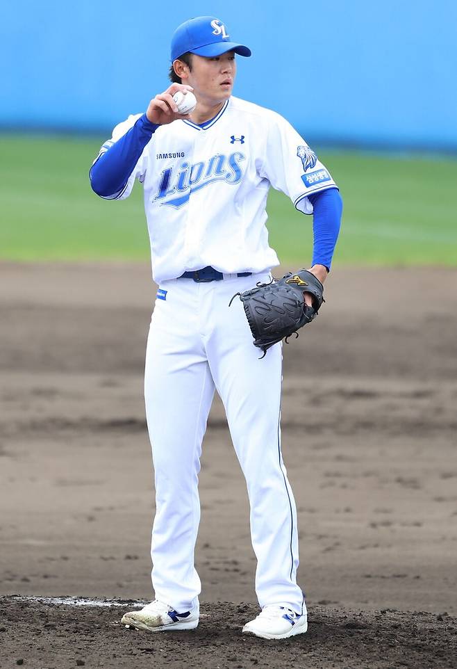 ▲ 시속 150km 중반대의 빠른 공을 던진다는 평가를 받는 미야지는 앞으로 과제를 풀어가며 그 모습을 되찾는다는 각오다 ⓒ삼성라이온즈