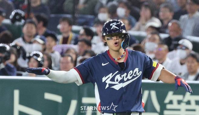 한국 야구 대표팀의 1번 타자로 출전한 김도영이 7일 도쿄돔에서 열린 2026 WBC 도쿄 POOL 대한민국과 일본의 경기 1회초 선두 타자로 나와 기쿠치를 상대로 안타로 출루하고 있다. /사진=강영조 선임기자