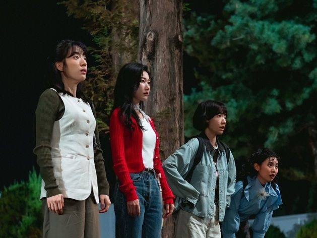 tvN 드라마 ‘언더커버 미쓰홍’의 기숙사 301호 4인방. tvN 제공