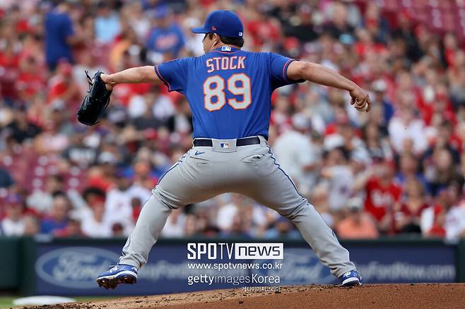 ▲ 스탁은 올해 안에 다시 공을 던질 수 있을 것이라 말했지만, 수술 자체의 사례가 많지 않아 어떤 재활 경과를 보일지는 미지수다