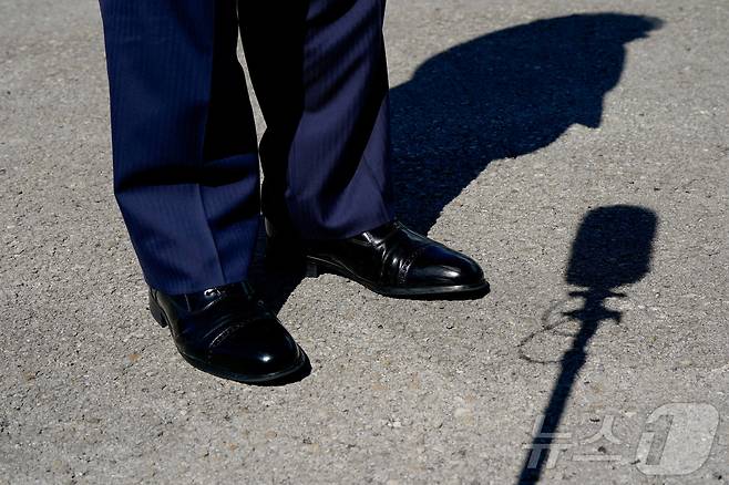 도널드 트럼프 미국 대통령이 지난해 10월 31일 플로리다주 웨스트팜비치의 국제공항에 도착해 기자들의 질문에 답하고 있다. (자료사진) 2025.10.31 ⓒ 로이터=뉴스1