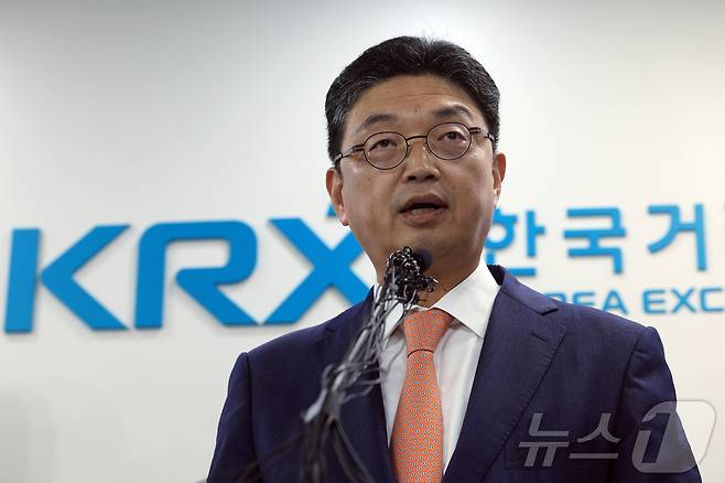 이윤수 증권선물위원회 상임위원이 지난달 7월9일 오전 서울 여의도 한국거래소 브리핑룸에서 자본시장 불공정거래 근절 실천방안 합동브리핑을 하고 있다. ⓒ 뉴스1 박정호 기자