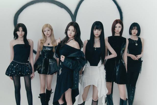 그룹 앳하트의 케이틀린 봄 서현 나현 미치 아린(왼쪽부터)이 11일 새 싱글 'Butterfly Doors'를 발매하고 컴백한다./타이탄콘텐츠
