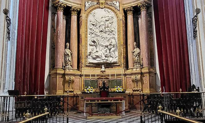 사모라 대성당 제단. 필자 제공