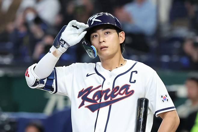 야구 대표팀 이정후가 8일 일본 도쿄돔서 열린 2026 WBC 본선 1라운드 C조 3차전 대만과 경기에서 1회말 타석에 들어서고 있다. 뉴시스
