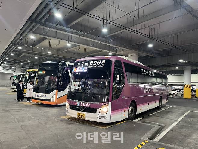 인천국제공항터미널(2여객터미널) 버스 승강장. (사진=이선우 기자)