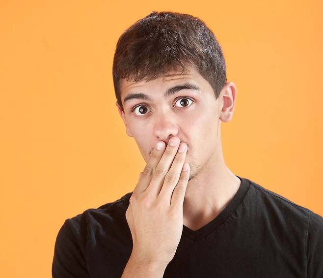 유독 트림이 자주 나온다면 소화기 질환이나 심리적 요인 등이 원인일 수 있다./사진=클립아트코리아