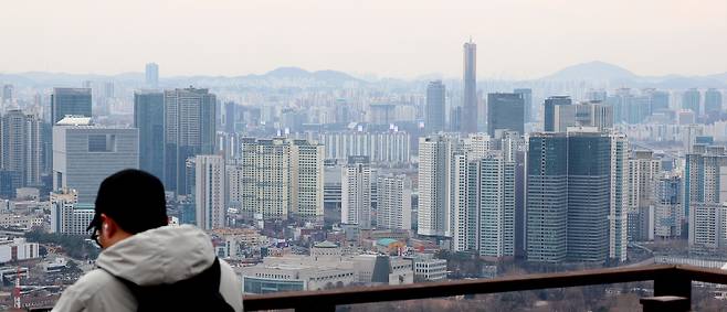 5월 9일 양도소득세 중과 유예 종료를 앞두고 다주택자들의 매물이 출회가 나오는 잔금 시기도 앞당기려는 움직임이 나타나고 있다. <연합>