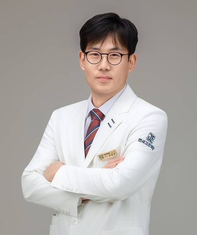 의정부 연세고든병원 척추외과 김성곤 원장