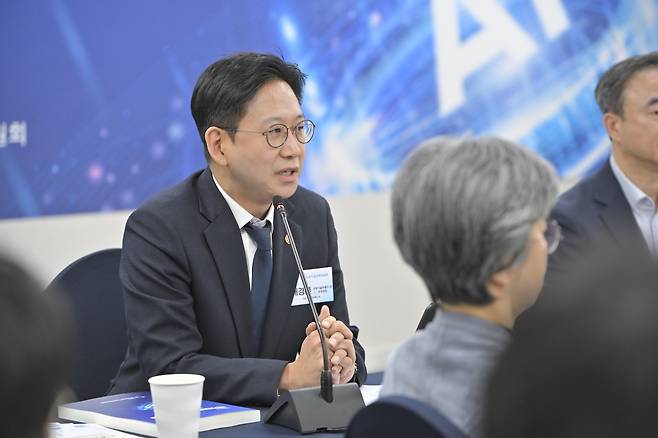 배경훈 부총리 겸 과학기술정보통신부 장관이 지난 2월 25일 서울 중구 서울스퀘어에서 열린 ‘국가인공지능전략위원회 제2차 전체회의’에서 발언하고 있다. 과학기술정보통신부 제공