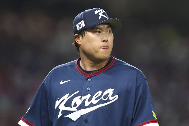 류현진이 14일(한국시각) 플로리다주 마이애미 론디포파크에서 열린 WBC 8강전서 도미니카공화국 강타선을 견뎌내지 못하고 2회 2사후 교체되고 말았다. AFP연합뉴스